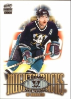 2000-01 Paramount #7 Teemu Selanne
